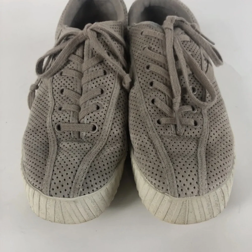 Tretorn womens 7.5 platform sneakers Suede Bold taupe gray perf